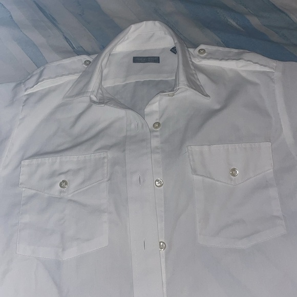 Used White Van Heusen The Aviator Women’s shirt size 8 button down. 2 available - Picture 5 of 8